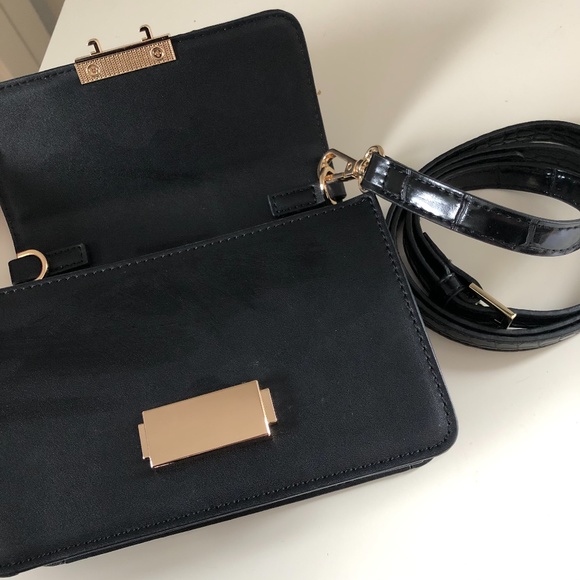 Vegan Croc Clutch + Crossbody - Picture 2 of 5